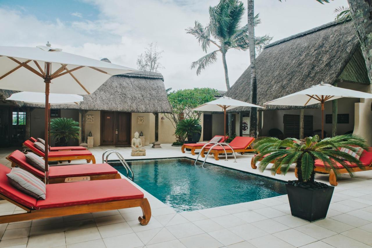ホテル コンスタンス プリンス モーリス Poste de Flacq エクステリア 写真 The swimming pool at the resort