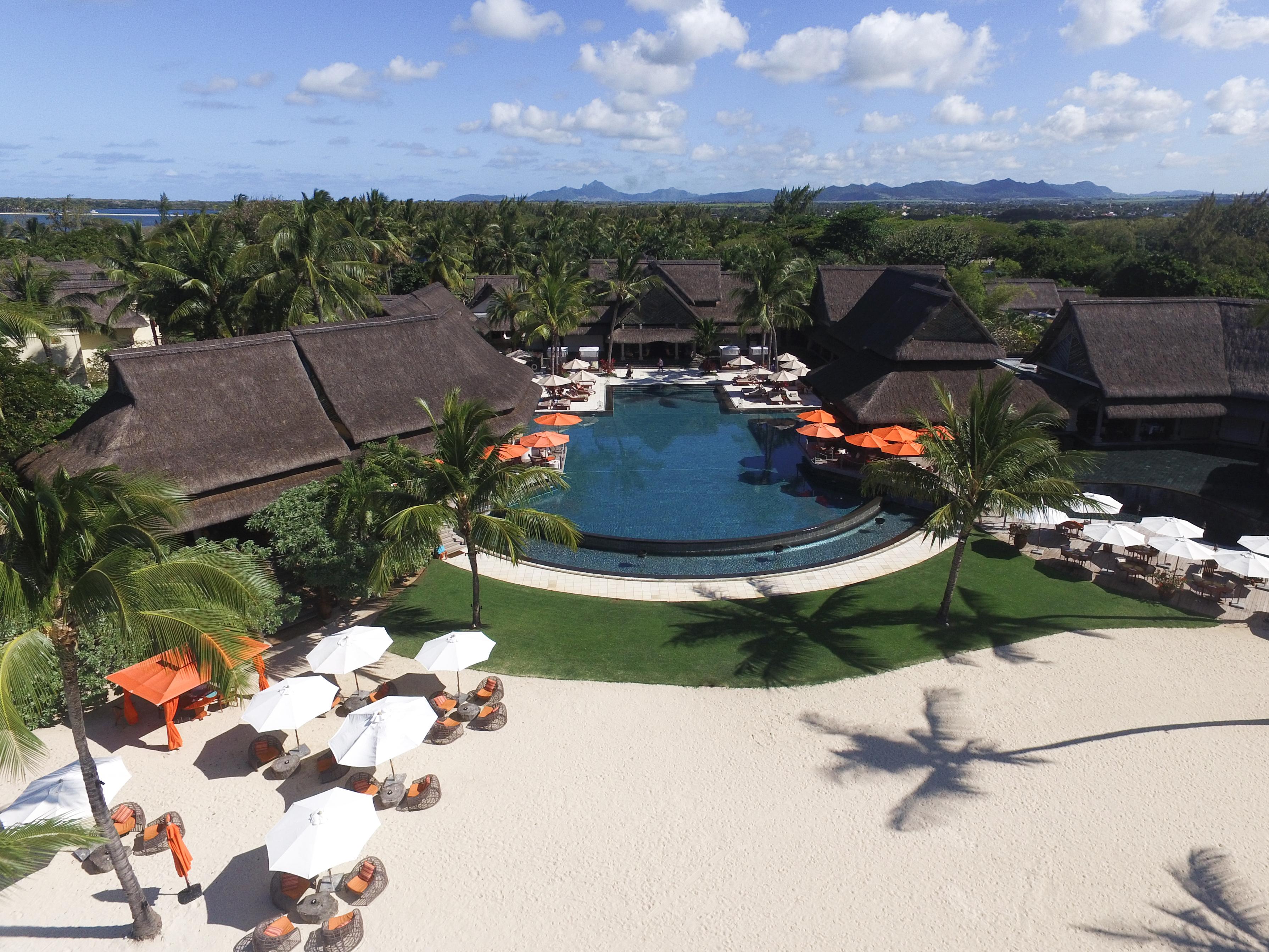 ホテル コンスタンス プリンス モーリス Poste de Flacq エクステリア 写真 Aerial view of the resort