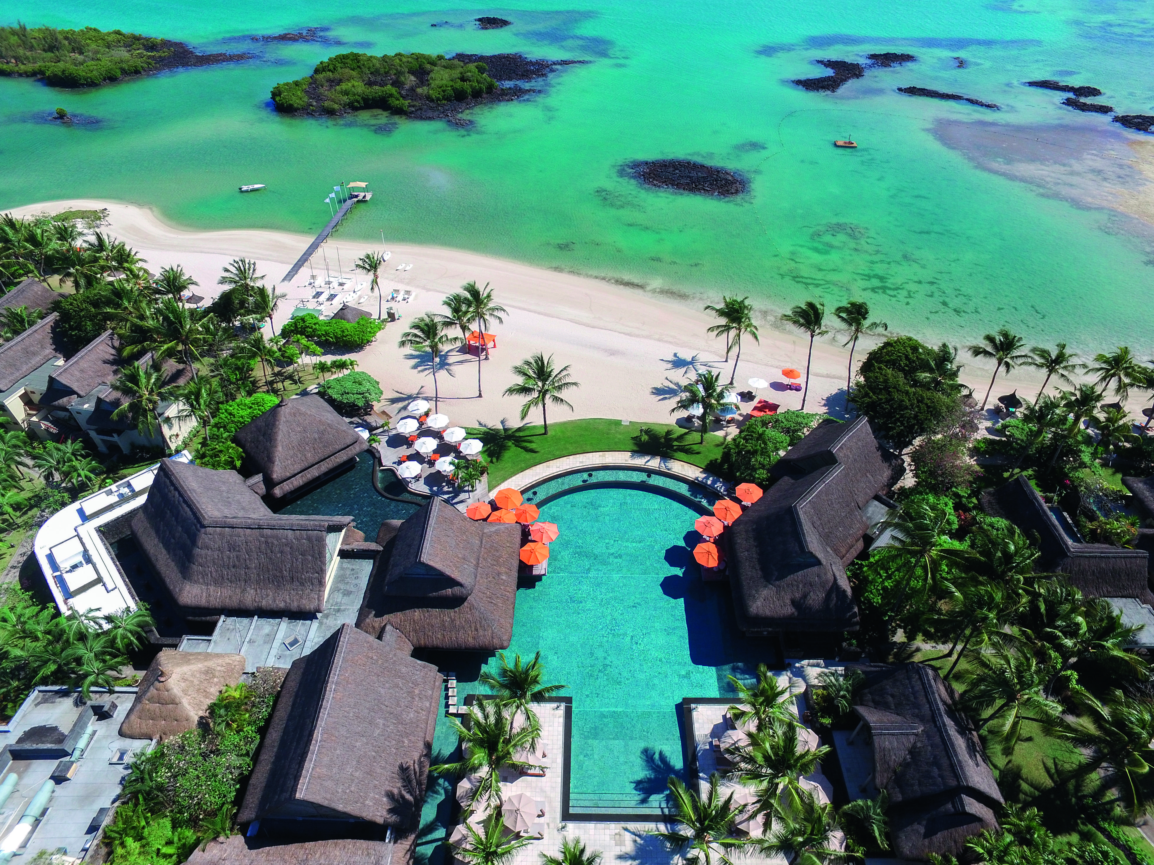 ホテル コンスタンス プリンス モーリス Poste de Flacq エクステリア 写真 Aerial view of the resort