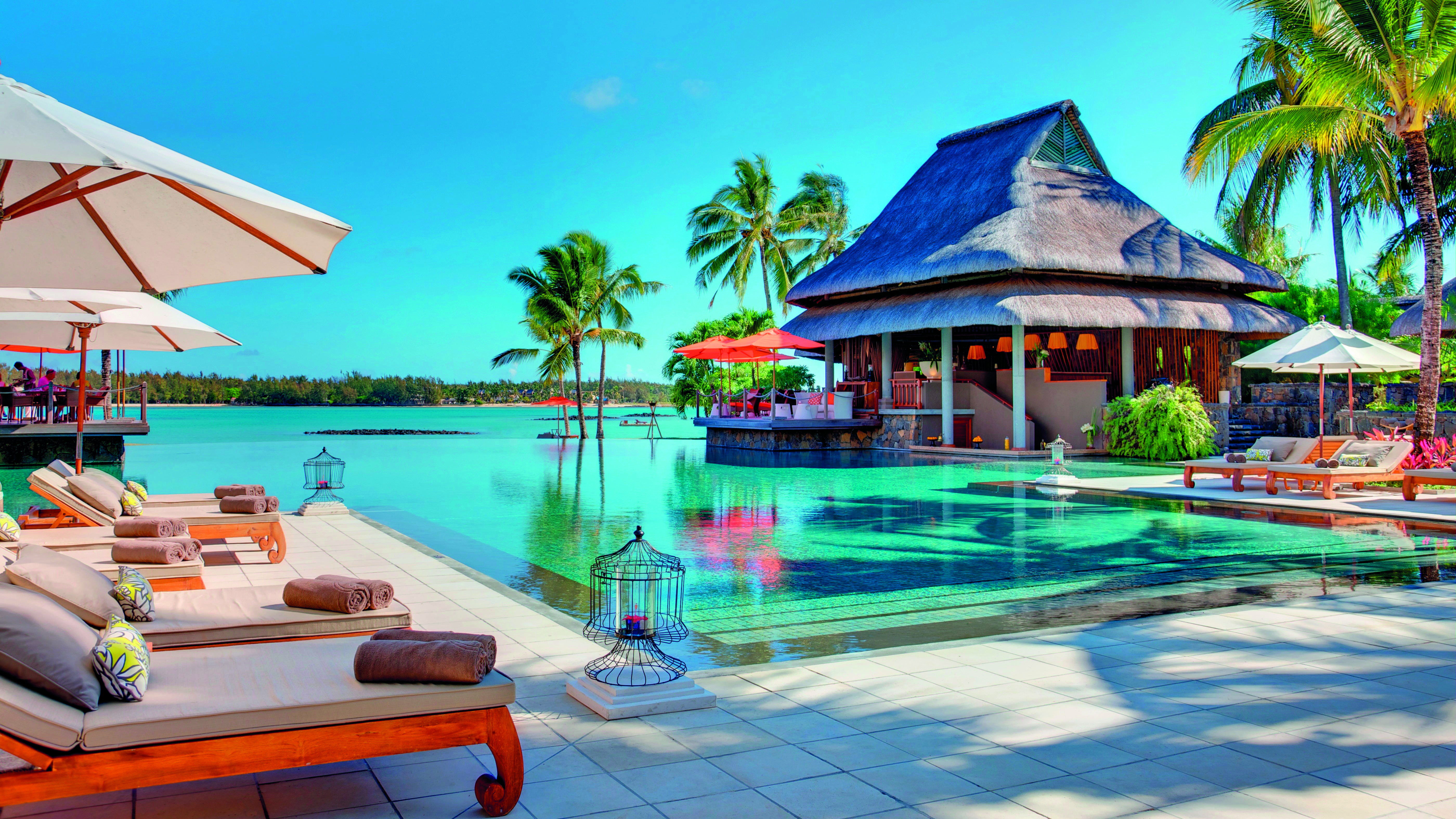 ホテル コンスタンス プリンス モーリス Poste de Flacq エクステリア 写真 The pool at the resort