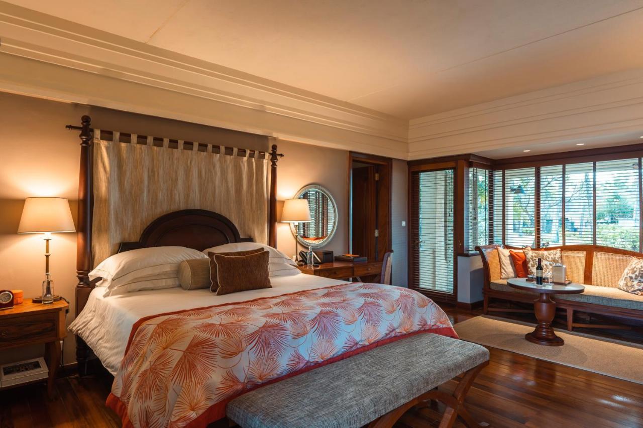 ホテル コンスタンス プリンス モーリス Poste de Flacq エクステリア 写真 A bedroom at the Taj Bengal
